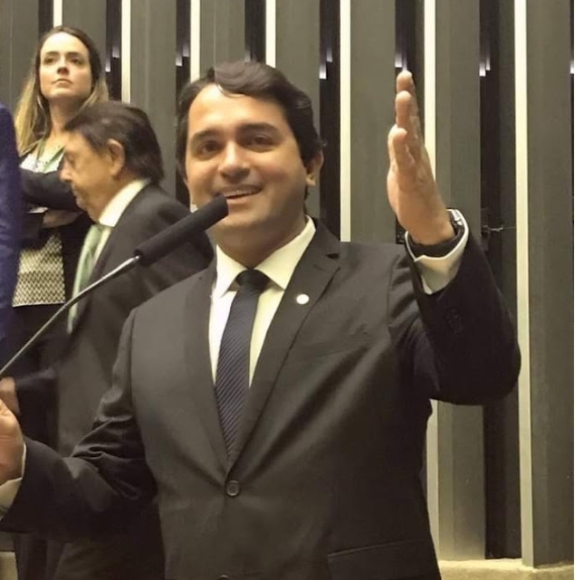 MP denuncia deputado Júnior Lourenço e ex-prefeito de Miranda do Norte sob acusações de crimes como organização criminosa, peculato, conclusão e uso de documento falso