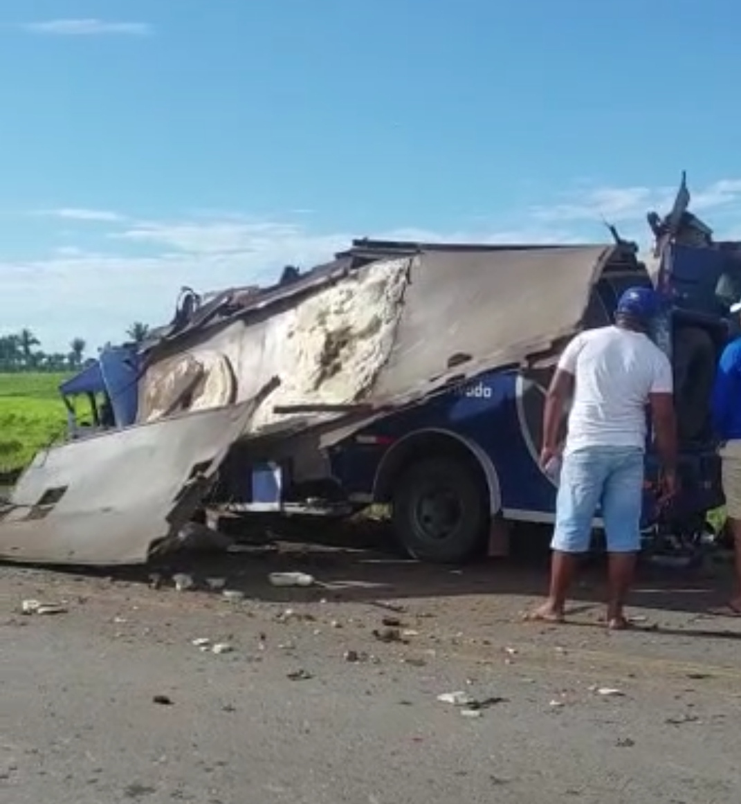 Vídeo: Bandidos explodem carro-forte na BR-316 no Maranhão