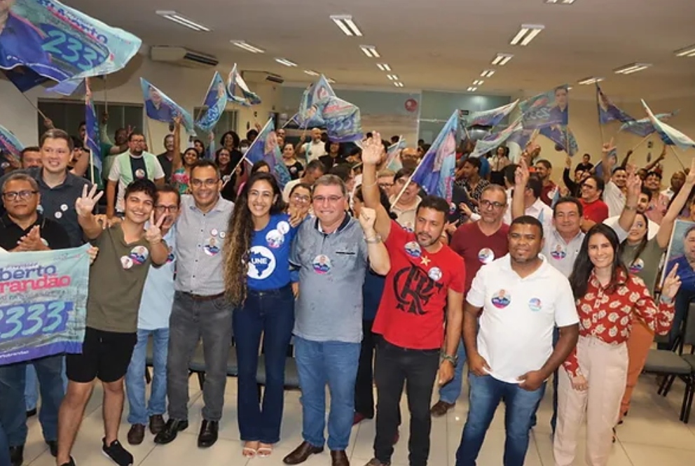 São Luís | Em ato político, operários da educação apoiam a eleição do professor Roberto Brandão a deputado federal