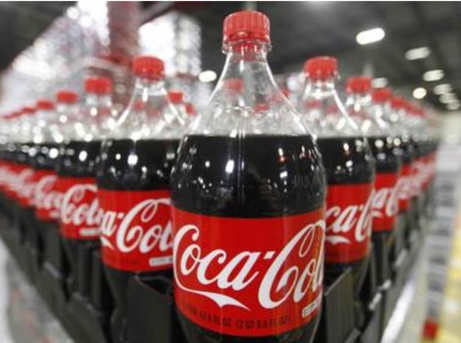 Coca-Cola é condenada a pagar R$ 10 mil a consumidora que achou ‘corpo estranho’ em garrafa em MA