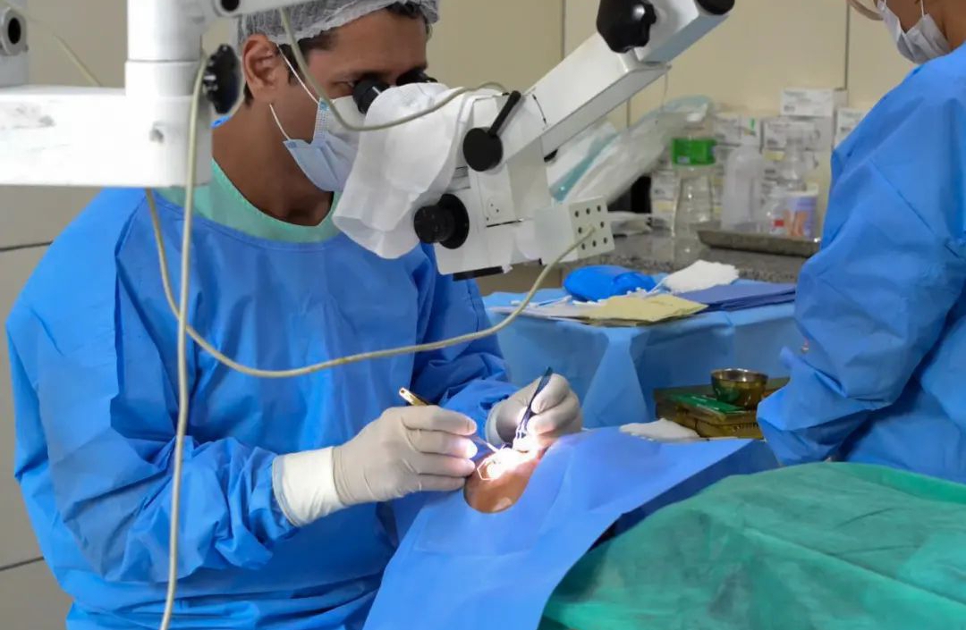 Prefeito de São Benedito do Rio Preto Wallas Rocha acompanhou neste final de semana o mutirão oftalmológico para cirugia de pterígio dos sambeneditenses