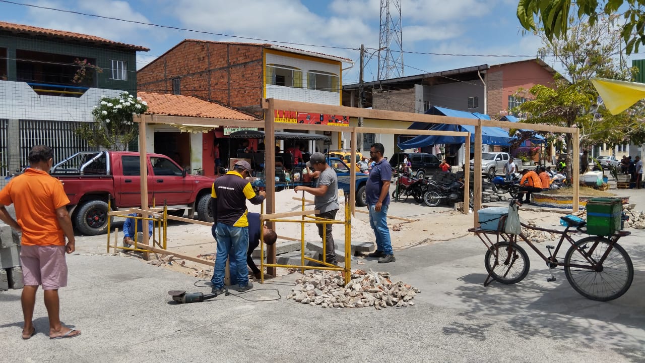 Ações inovadoras e politicas públicas fortalecem mobilidade urbana em Humberto de Campos com instalações de abrigos para mototaxistas