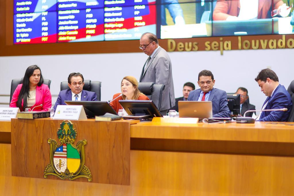 GRANDE PRODUTIVIDADE! Presidente Iracema Vale destaca alta produtividade da Assembleia Legislativa em 2023 para aproximar o Legislativo da Sociedade